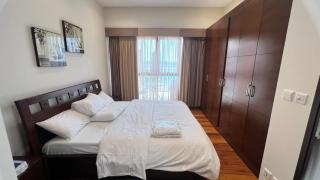 Luxury 1-Bedroom Waterfront Apartment with Large Terrace, Reef Island - 2