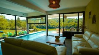 Lake & Pool Paradise - 7