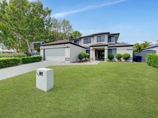 Spacious Family & Pet-friendly Home on the Canal -  - 6