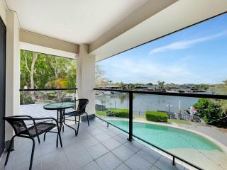 Spacious Family & Pet-friendly Home on the Canal - 8