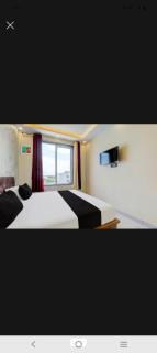 Hotel manyam palace - 1