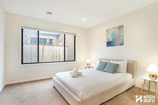 KozyGuru | Greenvale | Charming 7 Bed House - 1