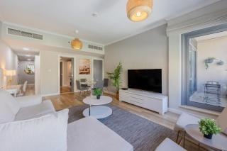 Vacationer Holiday Homes I Gorgeous 1 Bedroom I Free Wi-Fi l Prime Location - 3