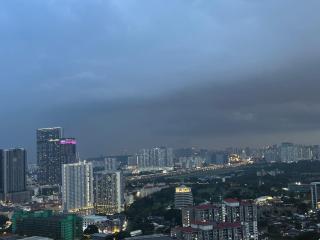 Lucentia Residence BBCC Modern City View Stay - 4