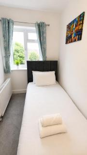 Spacious house,Parking - 7