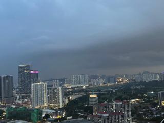 Lucentia Residence BBCC Modern City View Stay - 5