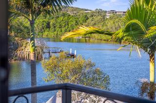 2 Bedroom Waterfront Wayba Quays - 4
