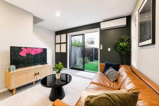 Cozy & Stylish Central City Retreat 1-Bedroom Retreat - 3