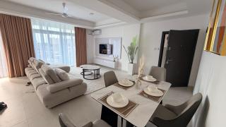 Luxury Feels Residence - 5
