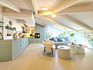 Stylish Rooftop Loft Near Tel Aviv & Airport - 0