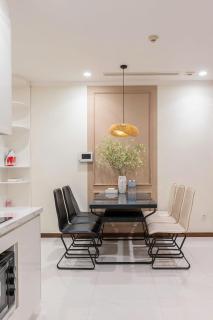 Landmark Vinhome Apartment - 6