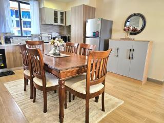 urban loft retreat apartment with fully equipped gym , heated swimming pool, private parking space and amazing city views - 8