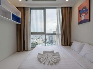 Landmark Vinhome Apartment - 9