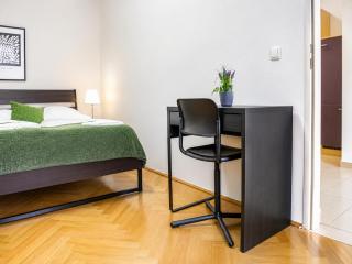 Comfortable 2BR Apartment Near Wiener Stadthalle - 7