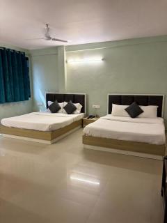 FabHotel Metro Stay - 4