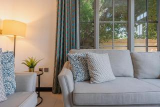 Vacationer Holiday Homes I Modern 3 Bed Villa I Private Pool I Luxury Retreat I Whispering Pines - 1