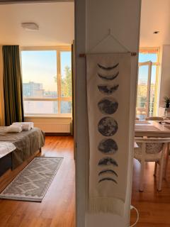 Boho Apartment & Balcony with Sunset View - 9