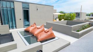 The moderm view - 1