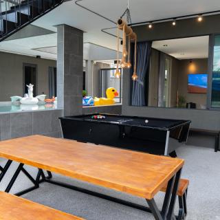The moderm view - 6