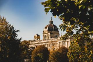 Vienna Apt · Naschmarkt & Karlskirche · U4 Metro - 5