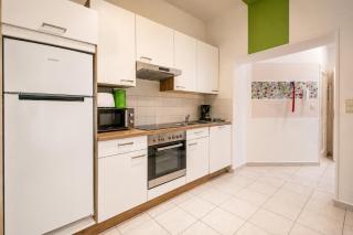 Vienna Apt · Naschmarkt & Karlskirche · U4 Metro - 6