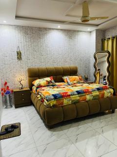 Safari Valley Lodges - Luxury & Standard Apartments, Bahria Town Phase 8 - 9