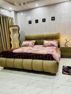 Safari Valley Lodges - Luxury & Standard Apartments, Bahria Town Phase 8 - 5