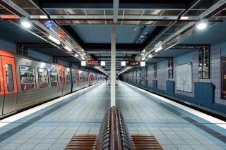 Vienna Apt · Naschmarkt & Karlskirche · U4 Metro - 4