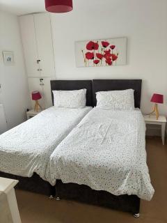 Cheriton View - Close to Beach - Sea Glimpse - 4