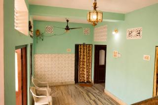 BEST FAMILY HOTEL NEAR SEA BEACH PURI - RK HOLIDAY HOME PURI - Near Light house Beach- Golden Beach and Shree Jagannath Temple , NON AC ROOMS ,Wifi , Kitchen and Free Parking - 8