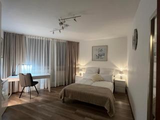 Großzügig geschnittene, helle, schöne Wohnung in Toplage - 8