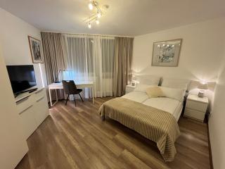 Großzügig geschnittene, helle, schöne Wohnung in Toplage - 7