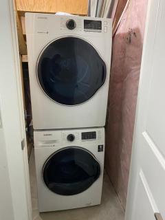 Cozy Two Bedroom Secondary Suite - 8