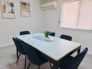 Sunnybank Hills Walkable Retreat - 1