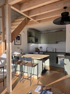 Beautiful Croix chalet ski top - 3
