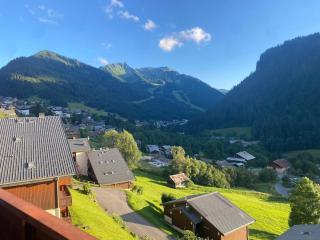 Beautiful Croix chalet ski top - 2