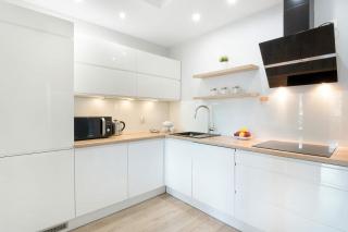 Blue and Beige Apartment with Mountain View and Parking by Noclegi Renters - 7