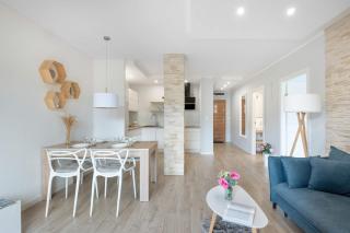 Blue and Beige Apartment with Mountain View and Parking by Noclegi Renters - 7