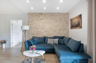Blue and Beige Apartment with Mountain View and Parking by Noclegi Renters - 6