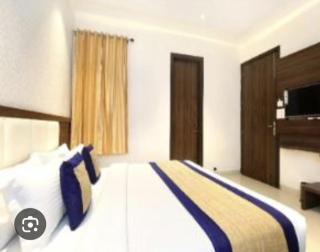 Hotel shailesh golden Temple with lift - 9