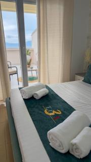 TreA Accomodation Rooftop Jacuzzi Apartment - 5