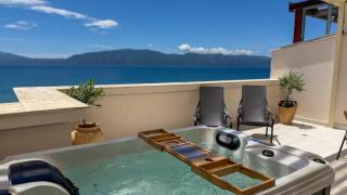 TreA Accomodation Rooftop Jacuzzi Apartment - 0