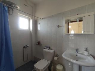 Eleni's sunny double room with balcony - 5