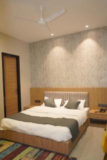 HOTEL CENTRAL PARK - 1