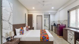 homly hotel - 1