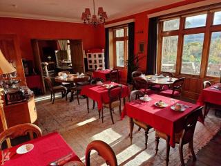Cambus O' May Traditional Highland Hotel - 2