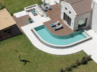 Revi Villa - Elegant Villa with Private Pool - 7