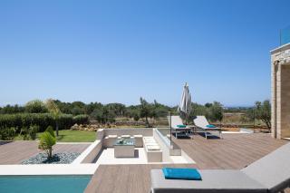Revi Villa - Elegant Villa with Private Pool - 9
