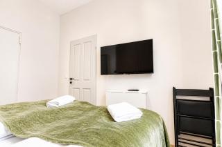 4-BR Apt, Ideal for Groups, 6-Min to Stadthalle - 2