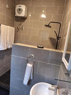 Foasis lodge kyebi gh - 4